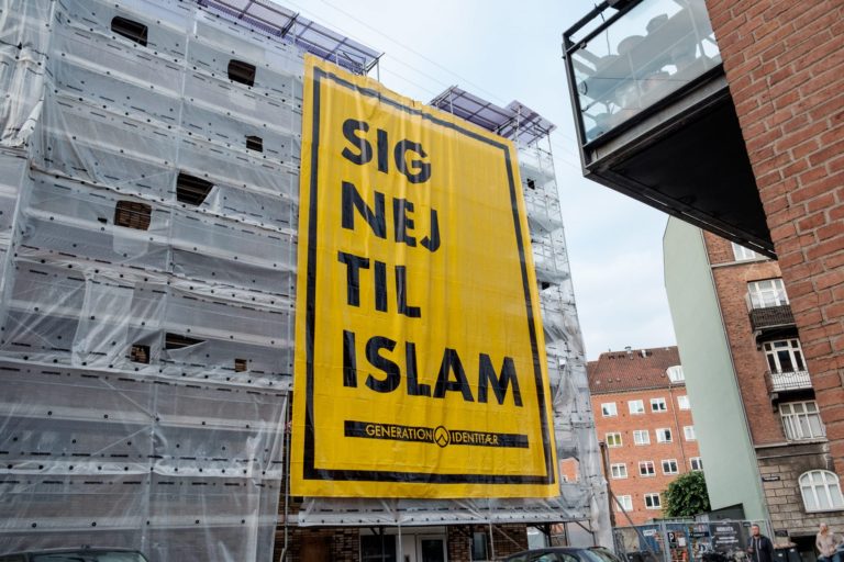 Rinia patriotike daneze i thotë jo islamit dhe xhamisë së madhe