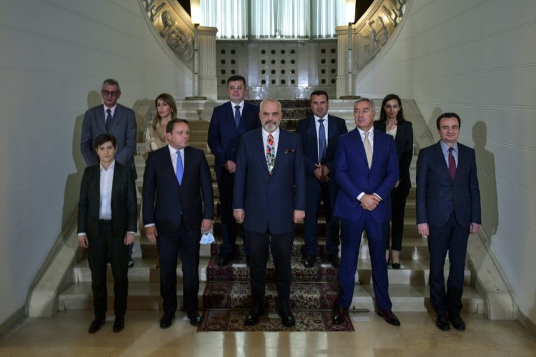 Kryeministri Kurti në Samitin e Tiranës: Kosova nuk mund të angazhohet me ata që ia mohojnë shtetësinë, por vetem si të barabartë