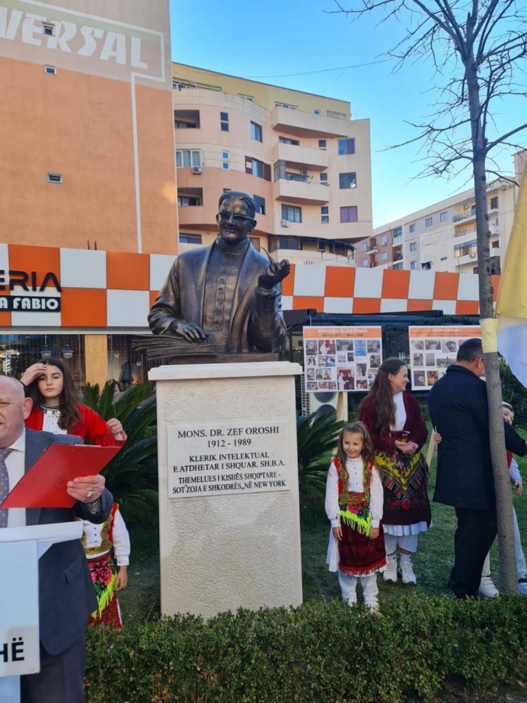 Përurohet Busti i Mons. Dr. Zef Oroshit në Lezhë