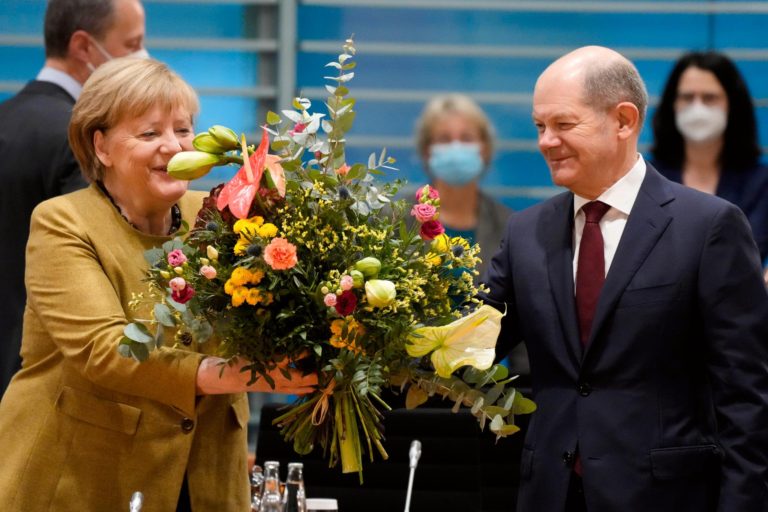 Shoqata e Shkrimtarëve dhe Artistëve Shqiptarë “Papa Klementi XI Albani” në Suedi i dërgon letër falënderimi Kancelares Angela Merkel