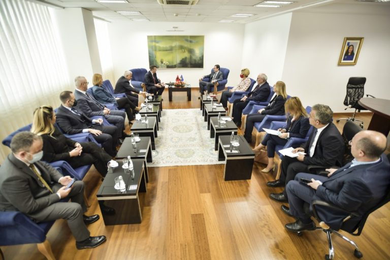 Kryeministri Kurti priti delegacionin e deputetëve të Kuvendit të Shqipërisë të udhëhequr nga Taulant Balla