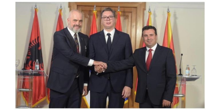 Pse, pse ky popull kaq i vogël e lindi kaq shumë tradhtar !?
