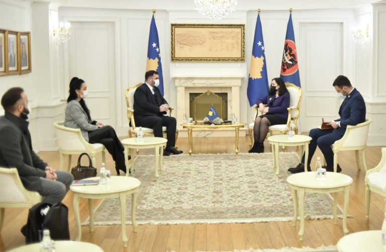Presidentja Osmani priti në takim një delegacion të Këshillit Kombëtar Shqiptar për Luginën e Preshevës