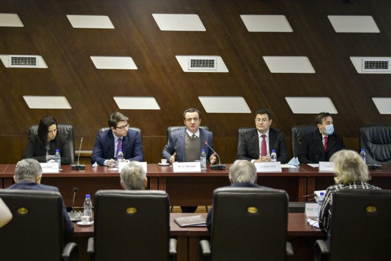 Kryeministri Kurti u prit në Akademinë e Shkencave dhe Arteve të Kosovës