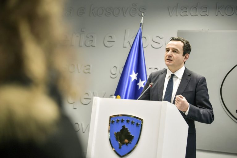 Albin mos u mbyll në lëvozhgën tënde!