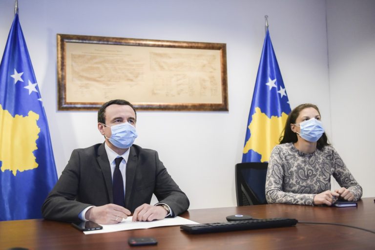 Kryeministri Kurti bashkëbisedoi me ekspertë dhe studiues të fushës së energjisë nga mërgata