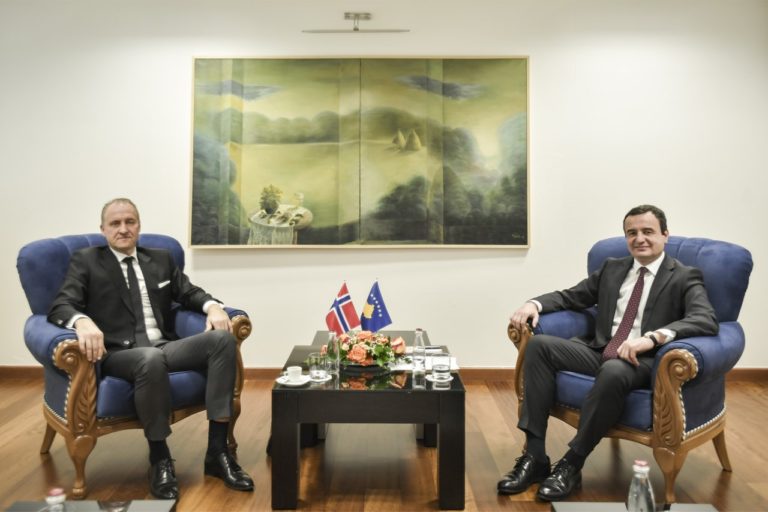 Kryeministri Kurti priti në takim ambasadorin e Norvegjisë, z. Jens Erik Grøndahl