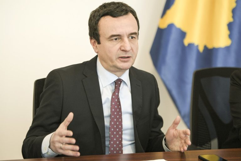 Kryeministri i Kosovës: “Rrezikojmë luftë, pas Serbisë qëndron Putini”