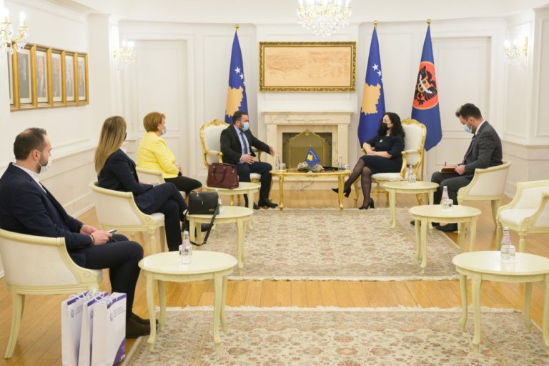 Presidentja Osmani priti në takim një delegacion nga Kuvendi Komunal i Bujanocit