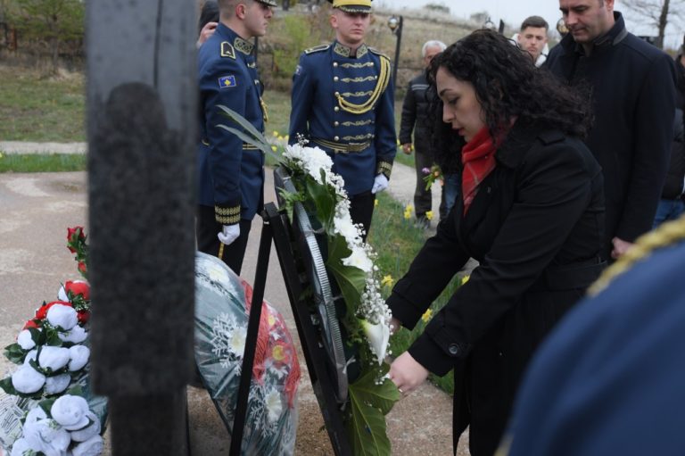 Presidentja e Kosovës: Serbia të përgjigjet para drejtësisë ndërkombëtare për krimet e mëdha