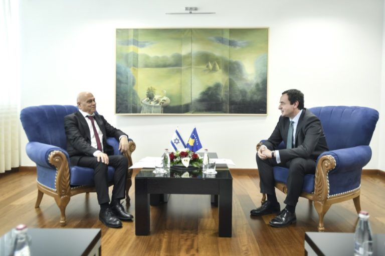 Kryeministri Kurti priti në takim Ministrin e Bashkëpunimit Regjional të Izraelit, Esawi Frej