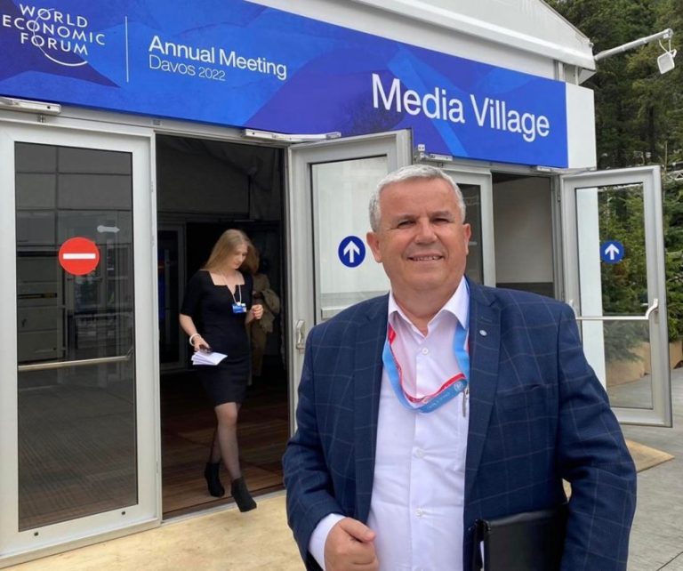 Samiti Botëror në Davos të Zvicrës, flet Nefail Maliqi, gazetari i vetëm shqiptar që po ndjekë nga afër këtë Samit