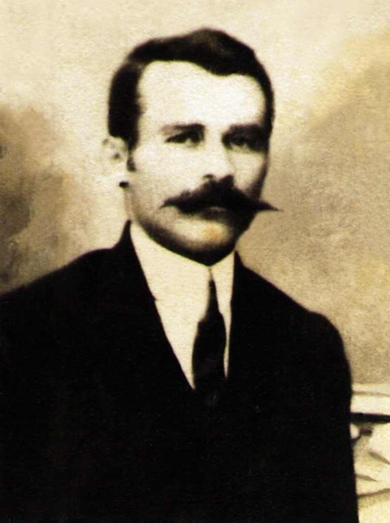 Në Rrmaj, poezi nga libri i Kolec P. Traboinit “Trinia ime“- Lirika në frymë të gegnishtes
