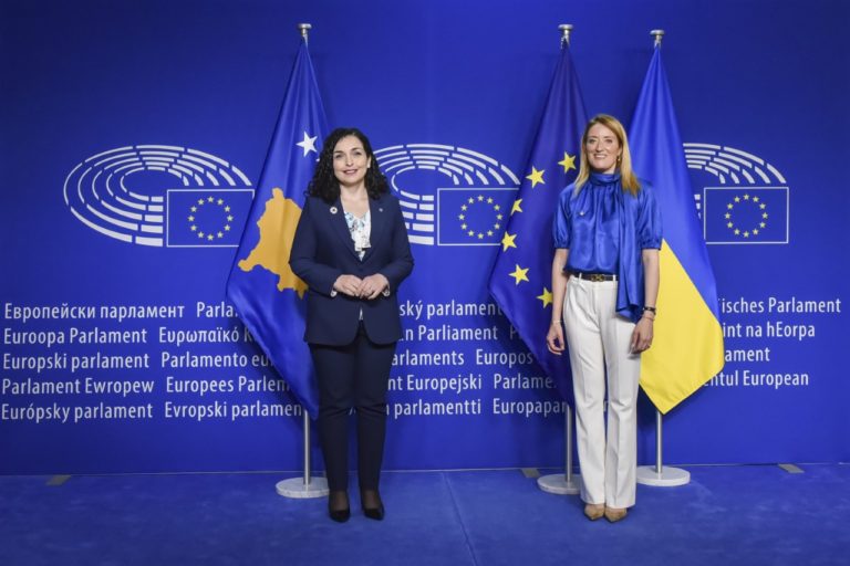 Presidentja Osmani në takim me presidenten Metsola: Mbështetja nga Parlamenti Evropian garancë për rrugën evropiane të Kosovës