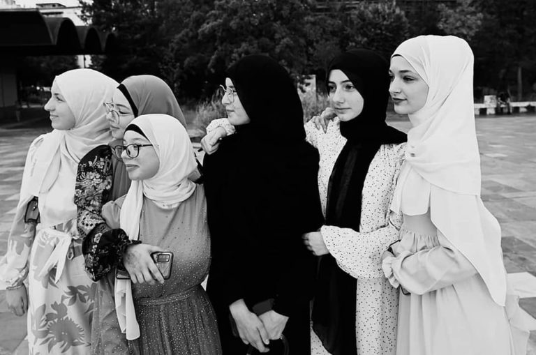 Shamija, paradhoma e akulturimit!