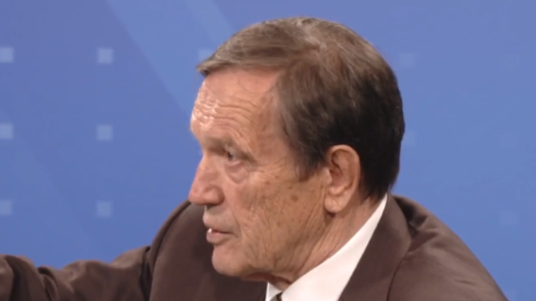 Agim Kasapaollit, legjendës sportive dhe gazetareske mbarëshqiptare, duhet ti jipet “Çmimi Jetësor” për kontributin e tij të gjithanshëm
