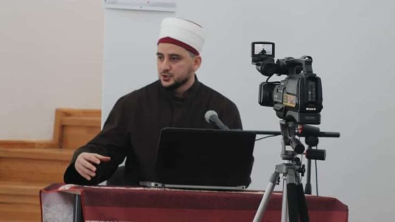 Imami Drilon Gashi: Mbulimi i femrës është traditë arabe, s’ka të bëjë me fenë islame