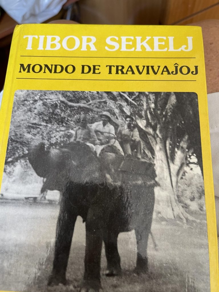 Vallja e kobrës , marrë nga libri i Tibor Sekelj “Përjetime nga udhëtimi nëpër botë” 