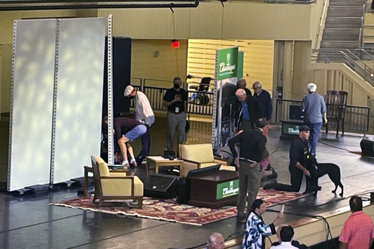 Arrestohet simpatizanti 24 vjeçar i Iranit, pas sulmit ndaj Rushdie