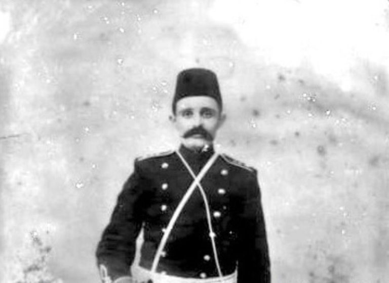 La Turquie (1910) / Pas ndalimit të gjuhës shqipe në shkollat e Elbasanit, Beqir Plangarica kërkoi ndihmën e Dervish Himës që të ndërhynte pranë Ministrit të Arsimit Publik