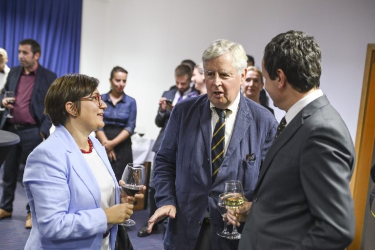 Kryeministri Kurti organizoi pritje për Pieter Feith në shënim të 10-vjetorit të përfundimit të mbikëqyrjes ndërkombëtare të pavarësisë së Kosovës