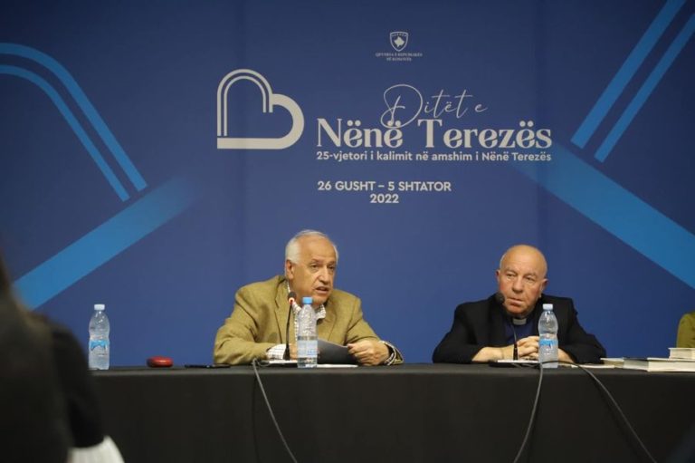 Në Muzeun Kombëtar të Kosovës, sot u diskutua për jetën dhe veprën e Nënë Terezës