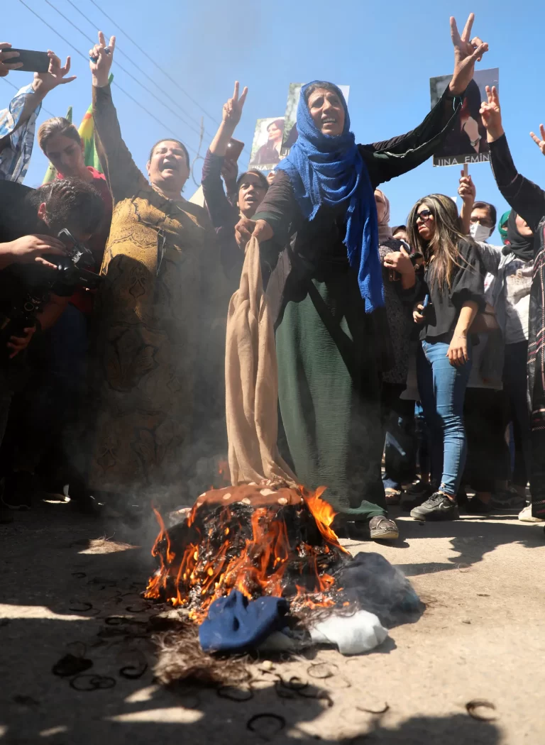 Kur dhe me çfarë çmimi do të fitojnë gratë në Iran lirinë e grabitur