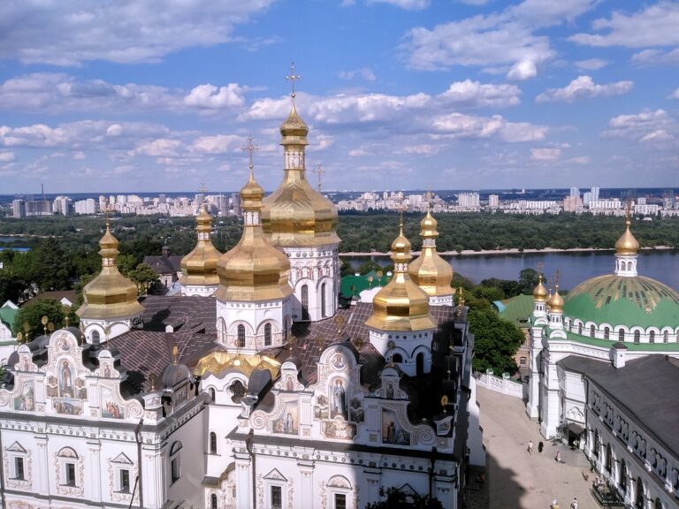 Ukraina dëbon ambasadorin e Iranit për shkak të furnizimit të Rusisë me armë