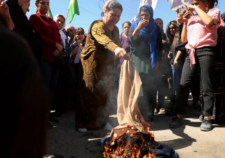Protestat në Iran: Të paktën 76 vetë njoftohet se janë vrarë