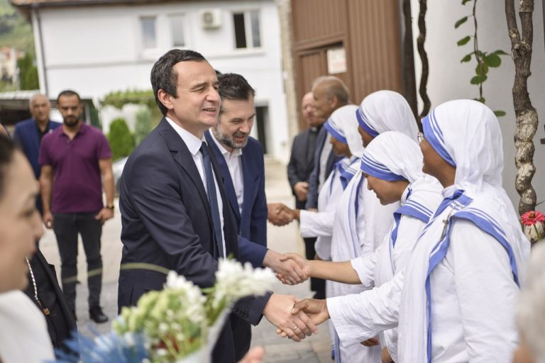 Kryeministri Kurti: Nënë Tereza, nëna e gjithë botës