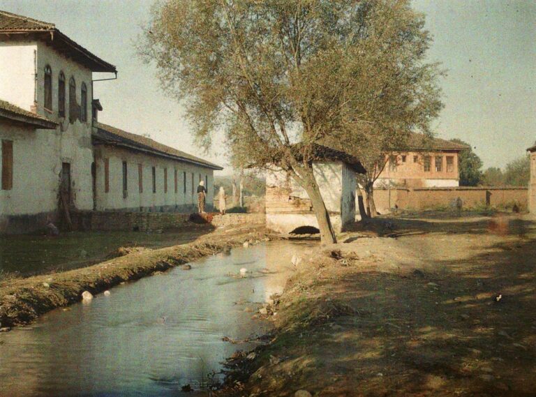 Xhevahirë të paçmueshëm në ëndrrën shumëngjyrëshe të filantropistit Alber Kan dhe fotot e tij nga Kosova e Shqipëria në vitin 1913
