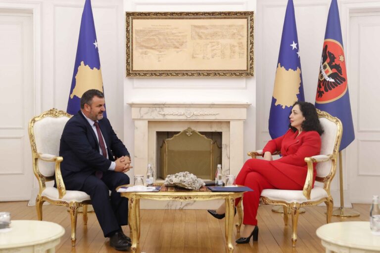 Presidentja Osmani priti në takim Avokatin e Popullit, z. Naim Qelaj, diskutuan për të drejtat e shqiptarëve në Preshevë, Bujanoc dhe Medvegjë