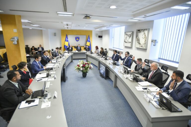 Qeveria e Kosovës themelon Këshillin Organizativ për 110-vjetorin e Pavarësisë së Shqipërisë