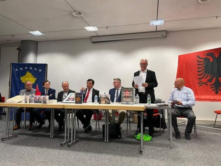 Tefik Ramadani me qartësi politike ndryshe nga shokët