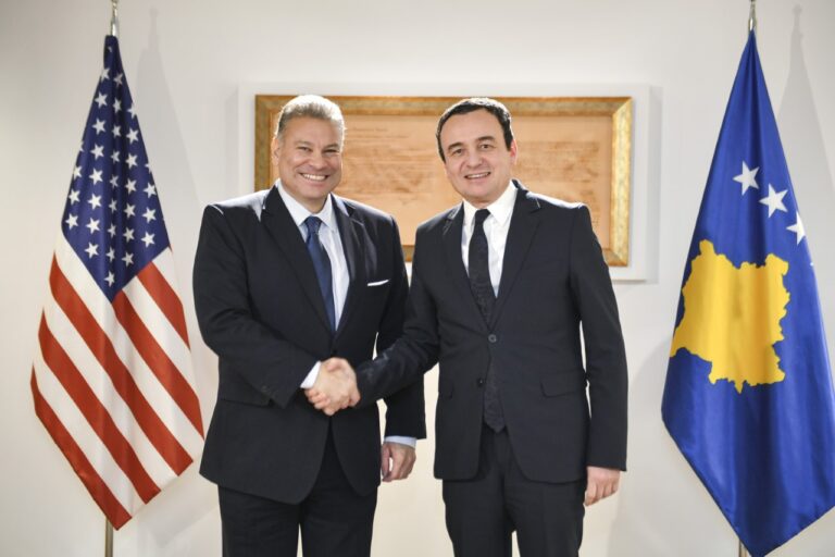 Kryeministri Kurti priti në takim zëvendës Ndihmës Sekretarin e Shteteve të Bashkuara për Çështje Evropiane dhe Euroaziatike, Gabriel Escobar