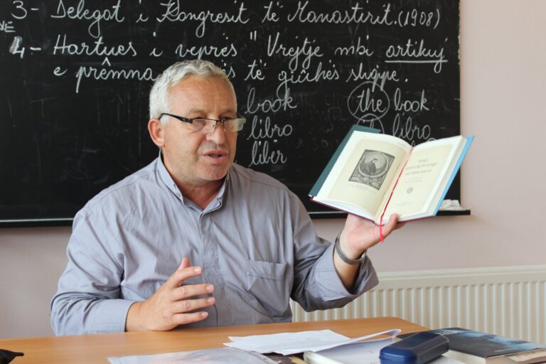 Gazullorët , intervistë e Andreas Dushit me Dom Nikë Ukgjinin