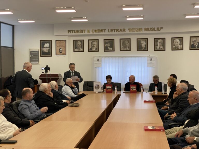 Në Gjilan u përuruan librat “Zejtaria dhe tregtia në Luginë të Preshevës …” dhe ”Veshja shqiptare e Medvegjës dhe e viseve të tjera shqiptare”