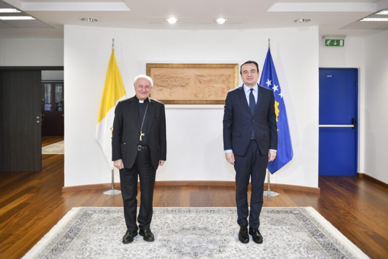Kryeministri Kurti priti në takim Imzot Vincenzo Paglia