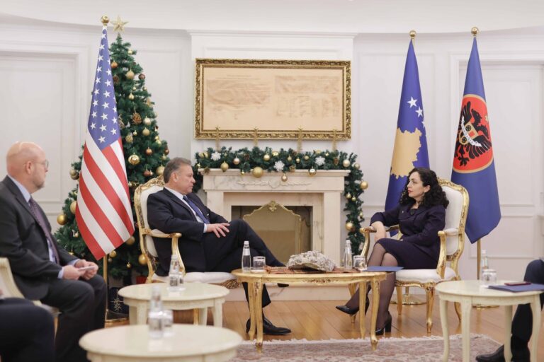 Presidentja Osmani takoi të dërguarin e posaçëm të SHBA, z. Gabriel Escobar 