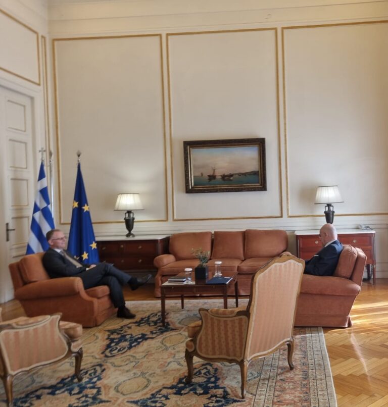 Zëvendëskryeministri Bislimi u prit në takim nga Ministri i Punëve të Jashtme të Greqisë, Nikos Dendias