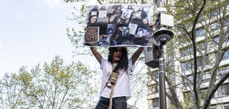 Iran: Mjekët që i trajtojnë demonstruesit vriten, torturohen dhe internohen
