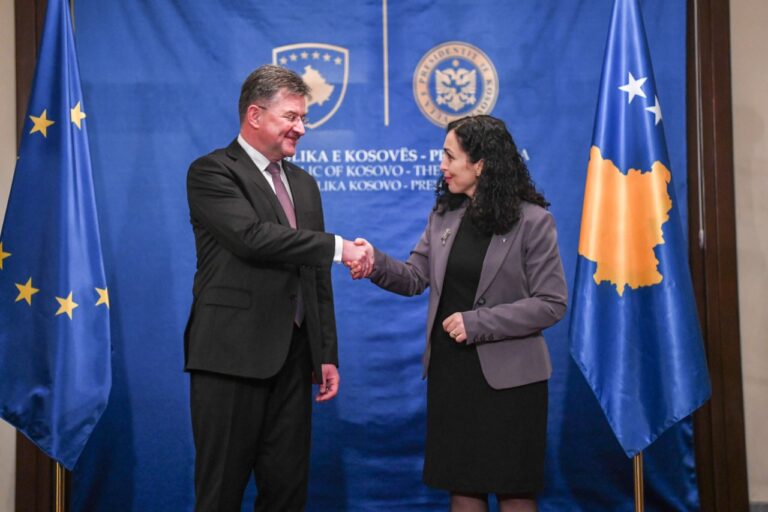 Presidentja Osmani dhe Kryeministri Albin Kurti pritën në takim Përfaqësuesin Special të BE-së, Miroslav Lajčák