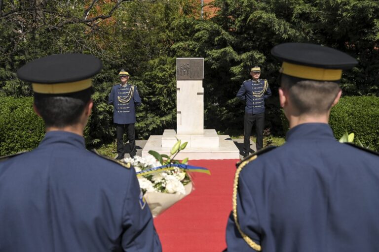 Kryeministri Kurti në Ditën e të zhdukurve me dhunë gjatë luftës: Kemi nevojë për drejtësi dhe përgjegjësi