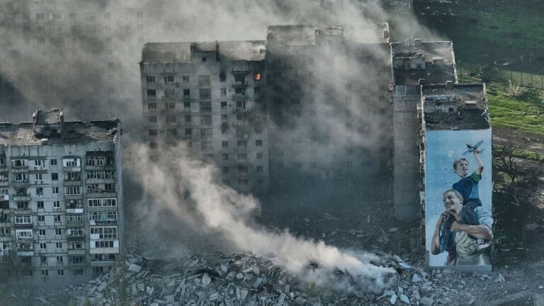 Forcat ukrainase raportojnë përparim në Bakhmut