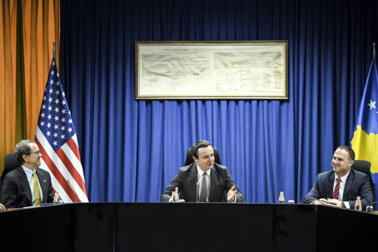 Kryeministri Kurti mirëpriti një delegacion të Këshillit të Ambasadorëve Amerikanë