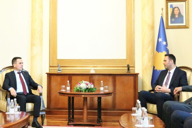 Kryetari Glauk Konjufca priti në takim kryetarin Lëvizjes BESA, Bilall Kasami