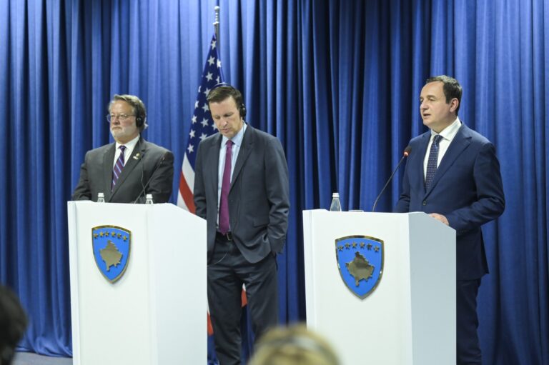 Deklarimi i plotë për media i kryeministrit të Republikës së Kosovës, Albin Kurti, pas takimit me senatorët amerikanë, Chris Murphy dhe Gary Peters