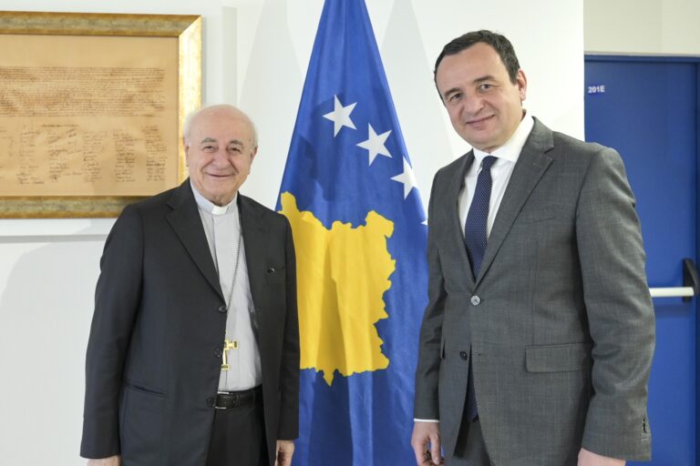Kryeministri Kurti takoi sot Presidentin e Akademisë Papnore për Jetë, imzot Vincenzo Paglia