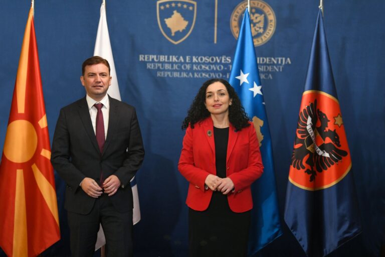 Presidentja Osmani priti në takim ministrin e Jashtëm të Maqedonisë së Veriut, Bujar Osmani, njëherësh kryesues aktual i OSBE-së 