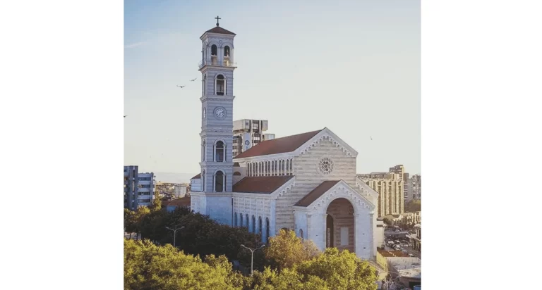 Katedrales “Nënë Tereza” në Prishtinë do t’i shtohet bukuria me vënien në funksion edhe të kumonares së dytë